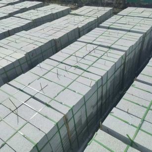 贵港 芝麻白1.8公分火烧300*600地铺，清仓大甩卖