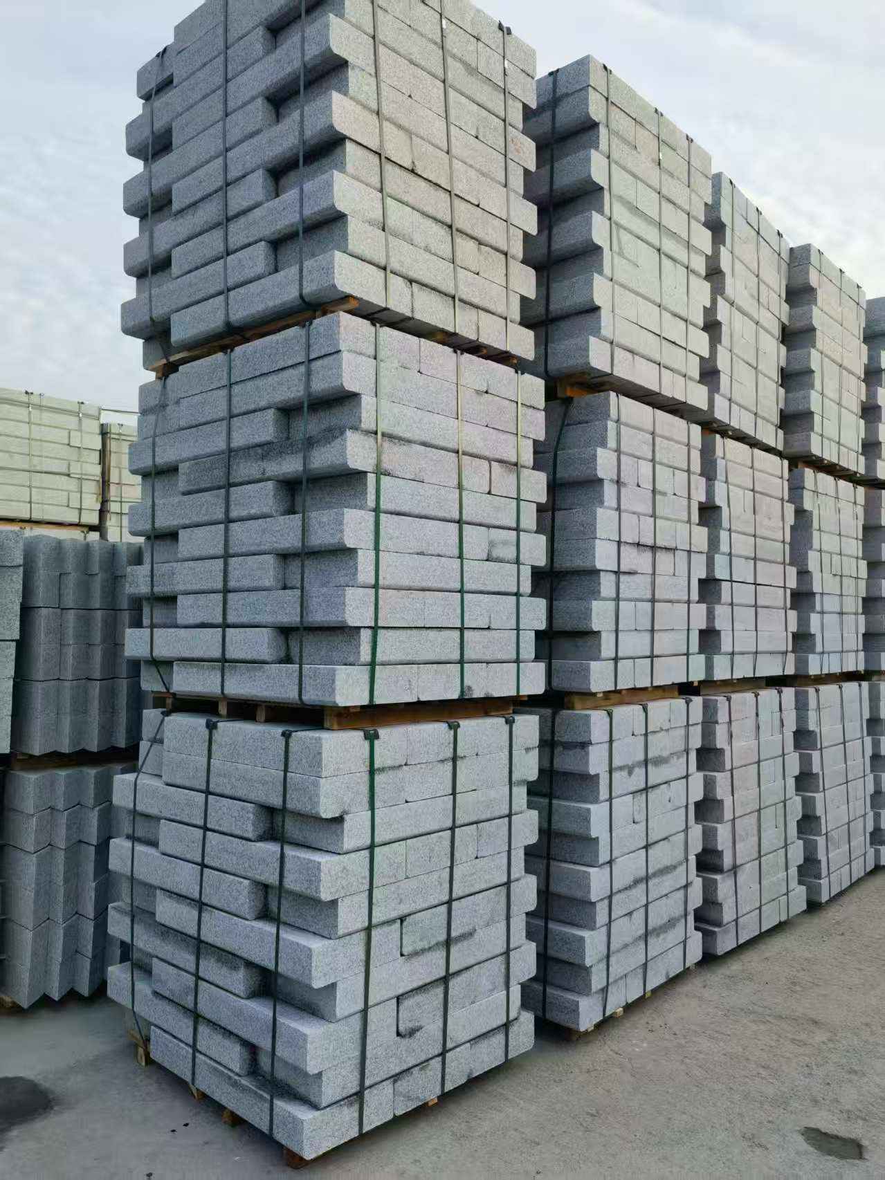 贵港 路沿石（路侧石），颜色一致，尺寸标准