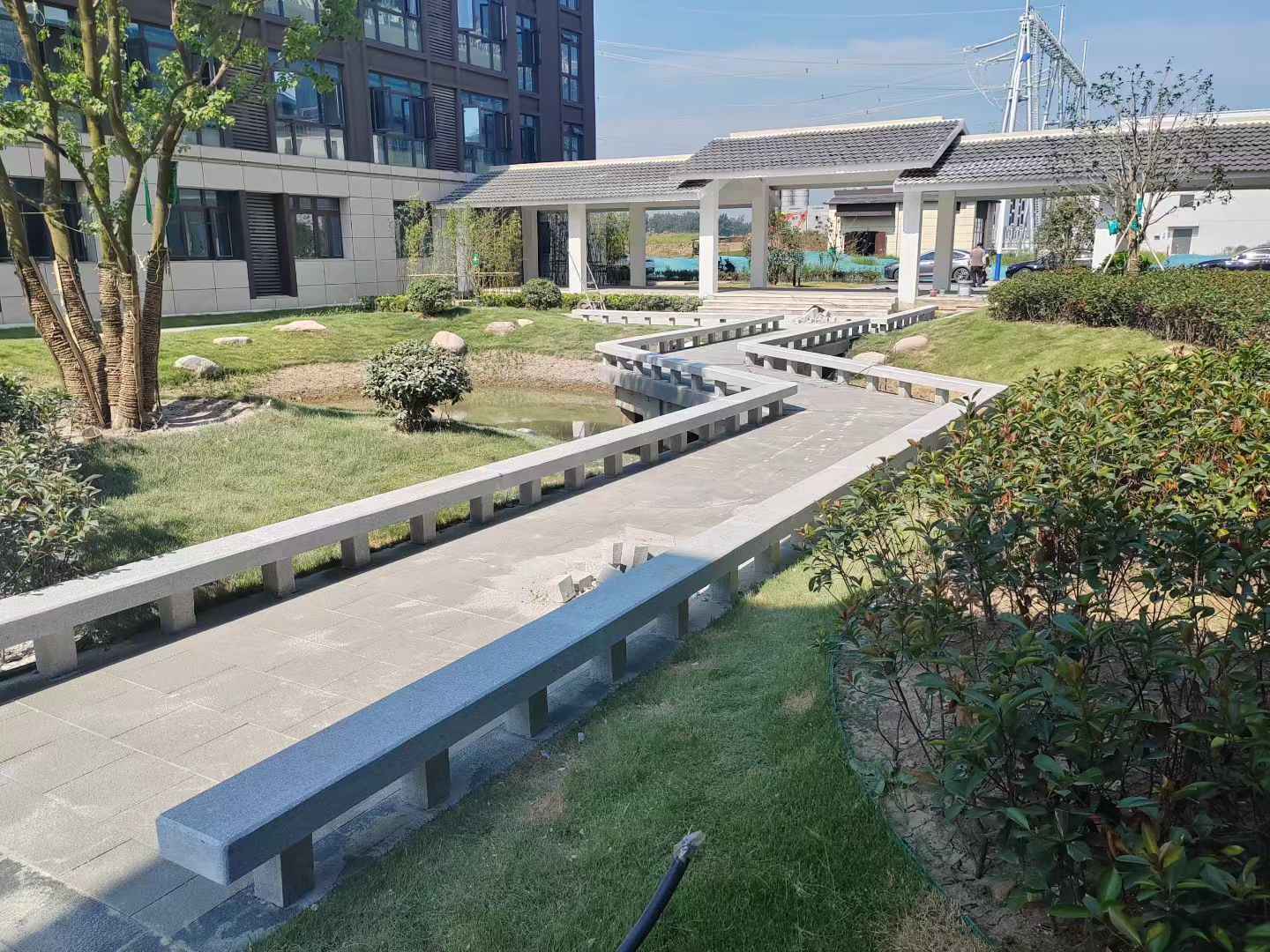 贵港 芝麻灰小区坐凳&栏杆安装效果