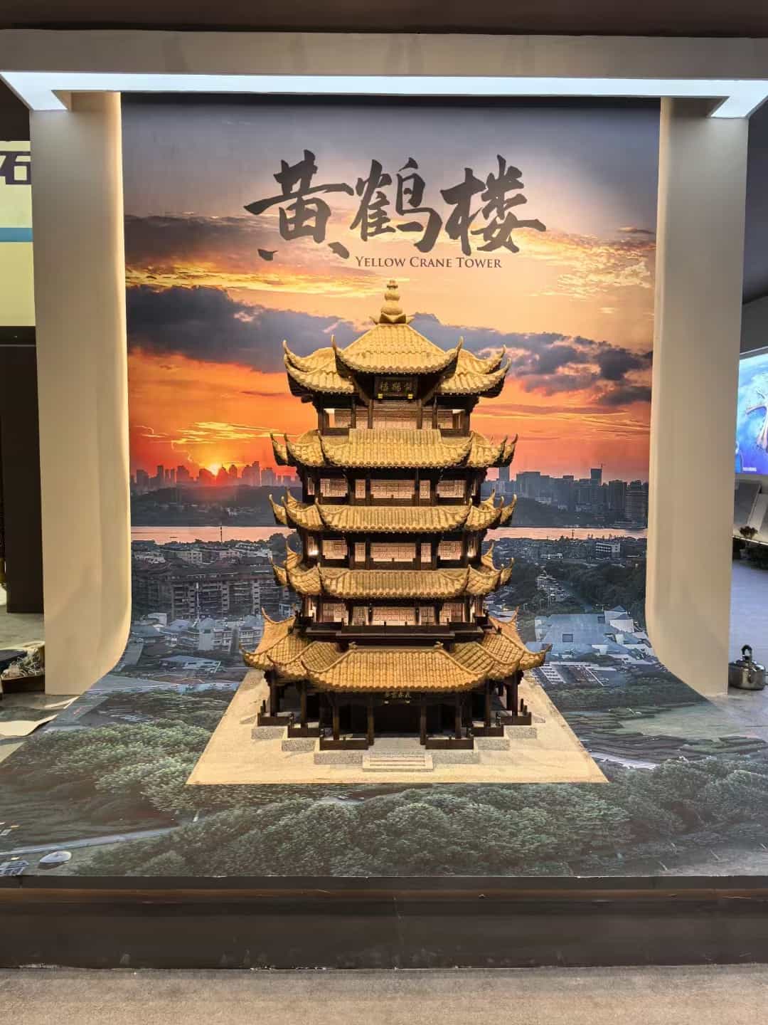 贵港仿古石文创作品-黄鹤楼