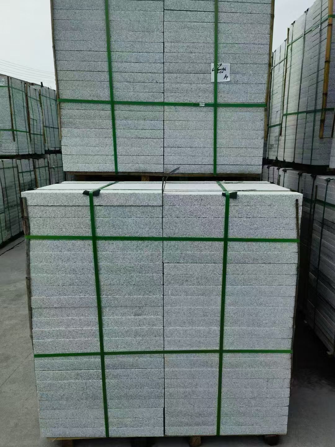 贵港 火烧面地铺石，街道广场园林市政工程板，1.8~5.0厚均有现货