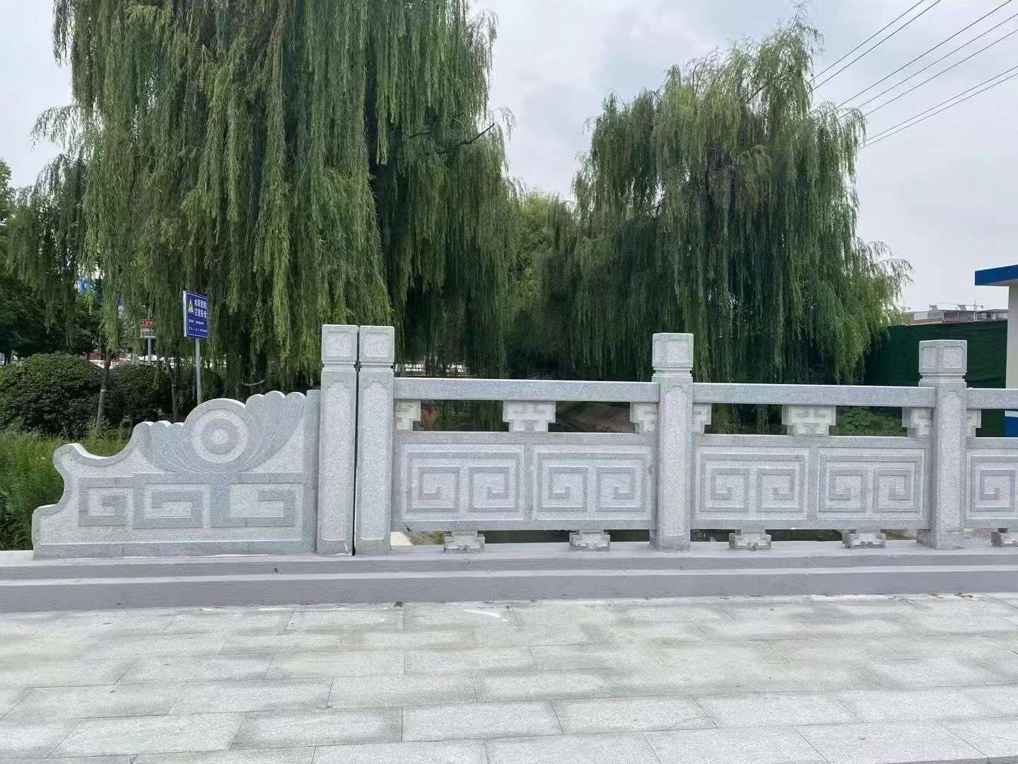 贵港 芝麻灰桥栏杆、河道栏杆安装效果