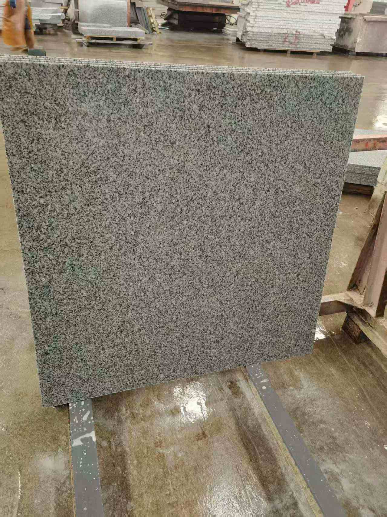 贵港 芝麻白光面900*900，高地铁标准